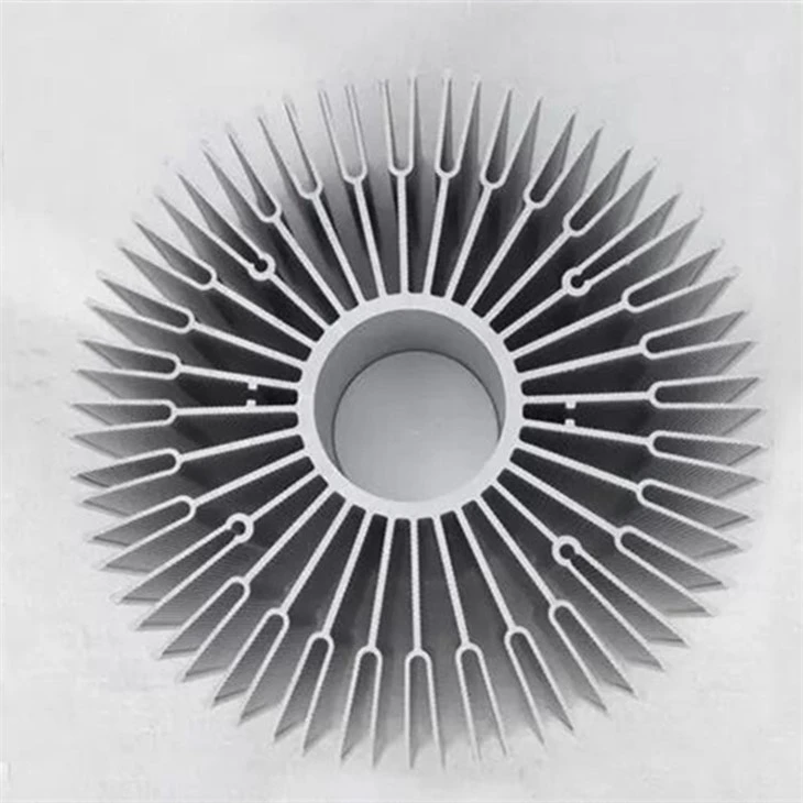 Alumiininen pyöreä jäähdyttimen suulakepuristus LEDille